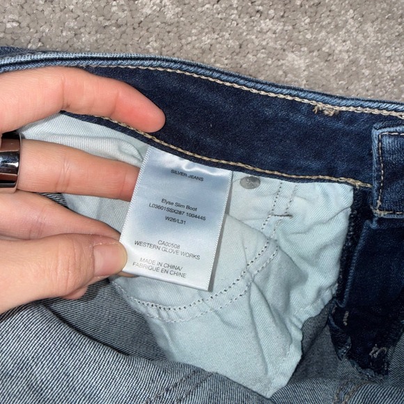 Silver Jeans Women's 26x31 Elyse Slim Bootcut Dark Wash Distressed Denim - Picture 8 of 12